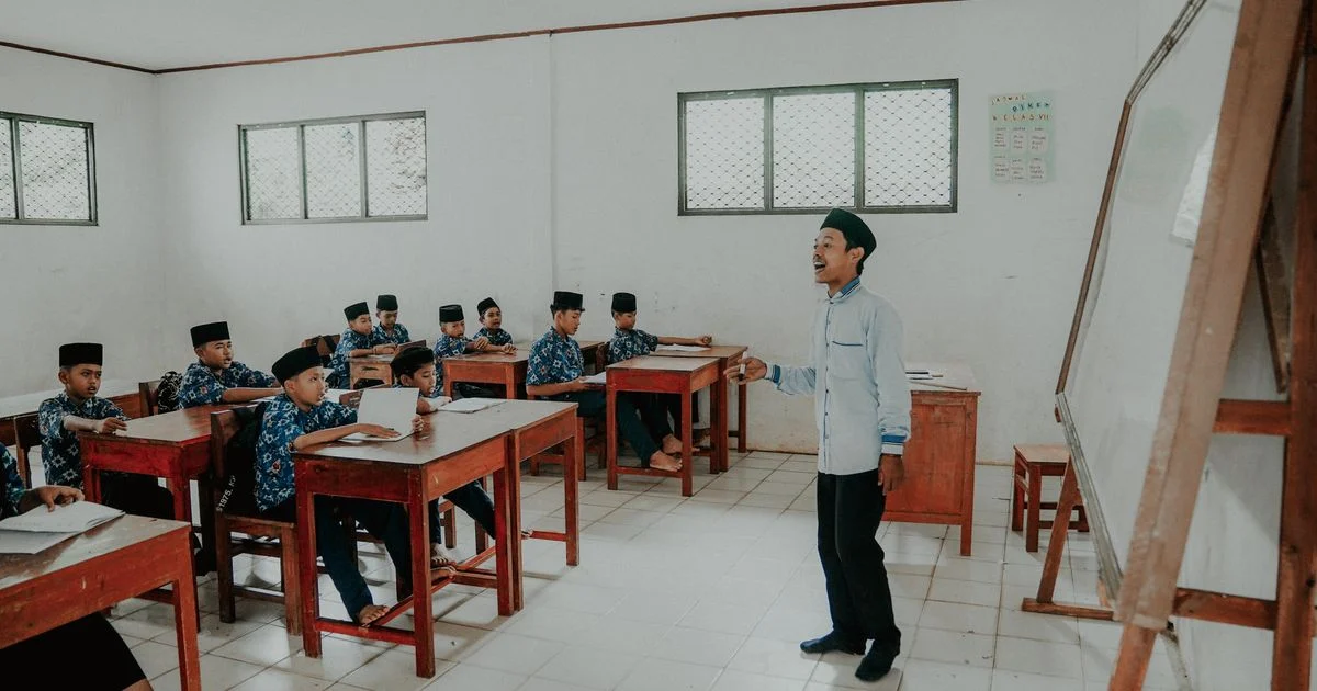 Panduan Efektif Cara Mengajarkan Disiplin kepada Peserta Didik di Sekolah